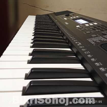 YAMAHA PSR-E373 Portable Keyboard